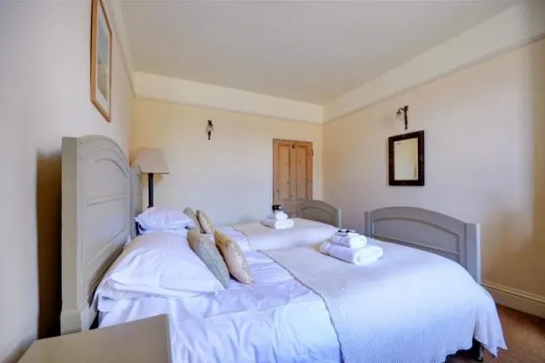oh7128--1651_bedroom_3_view_2_