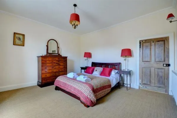 oh7128--1651_bedroom_1_view_1